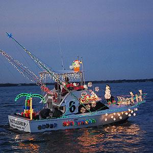 holiday-parade-of-boats